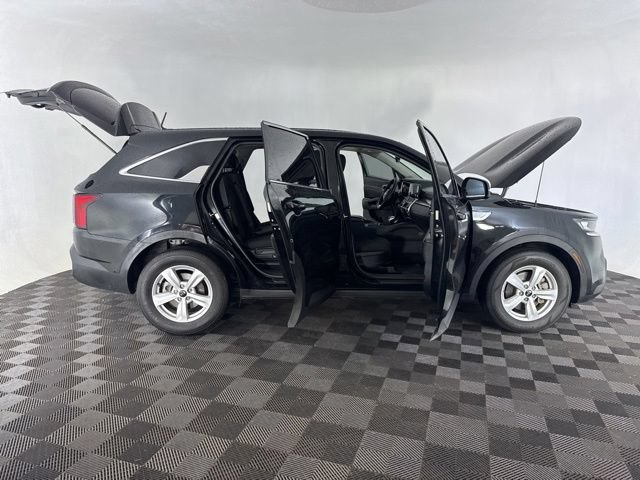 Used 2021 Kia Sorento LX FWD image 15