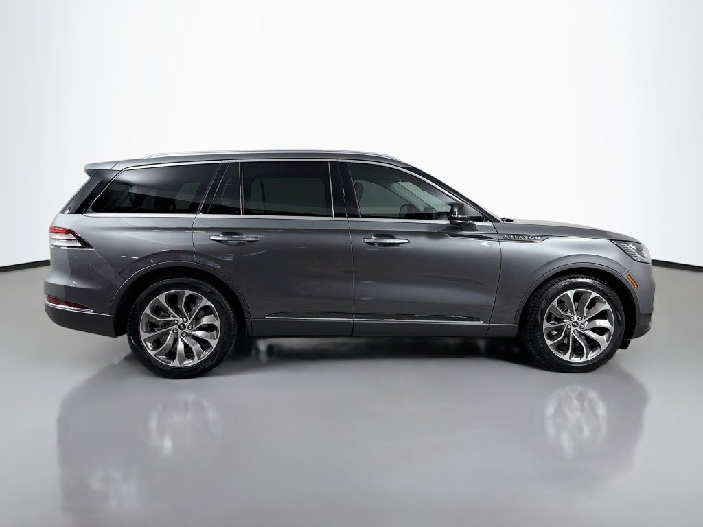 New 2027 Lincoln Aviator Reserve RWD image 4