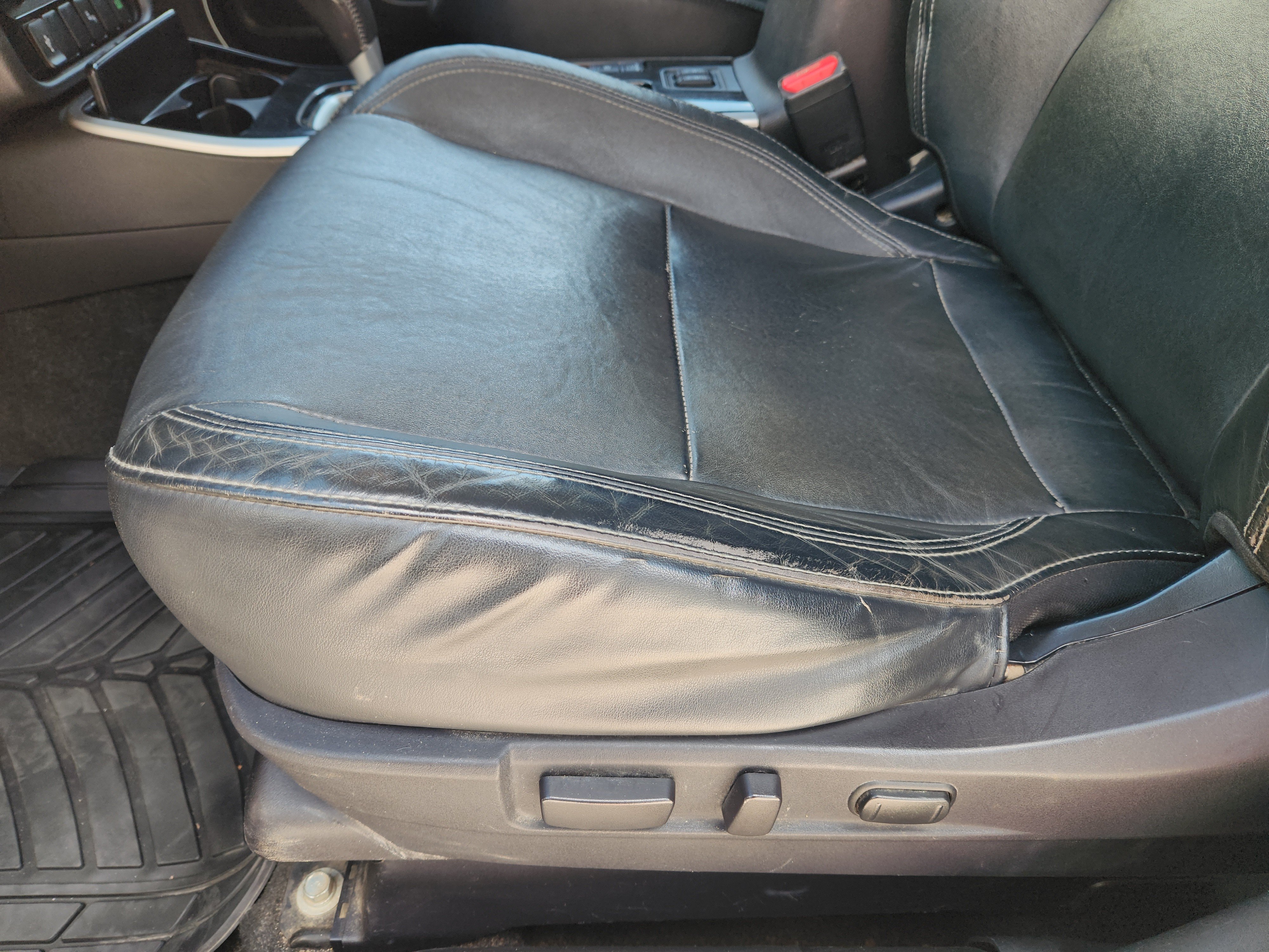 Used 2020 Mitsubishi Outlander SE FWD image 26