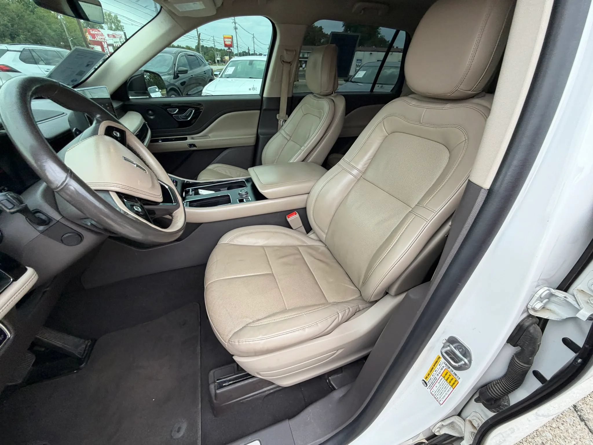 Used 2020 Lincoln Aviator Reserve w/ Elements Package Plus RWD image 20