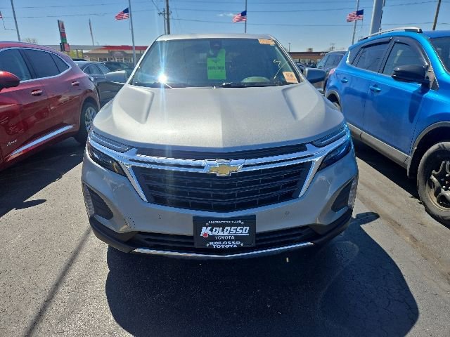 Used 2023 Chevrolet Equinox LT AWD/4WD image 2