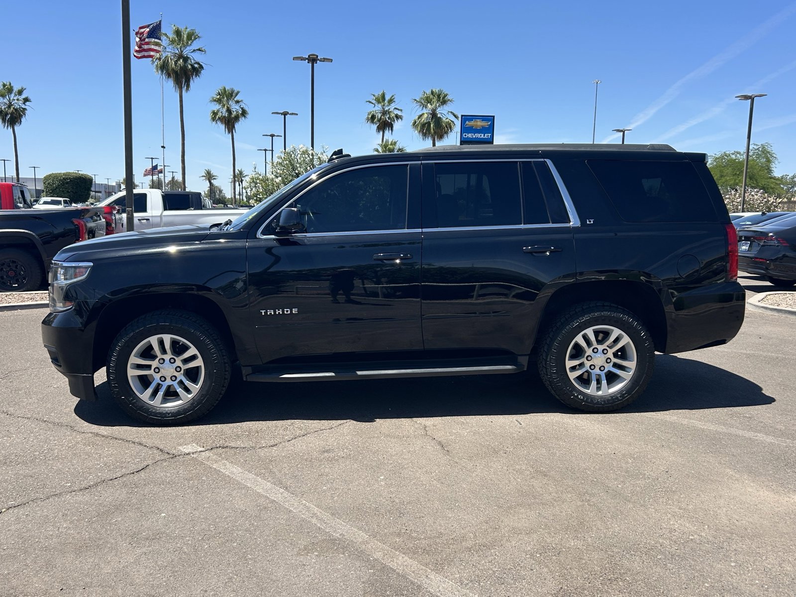 Certified 2020 Chevrolet Tahoe LT w/ Luxury Package AWD/4WD image 2