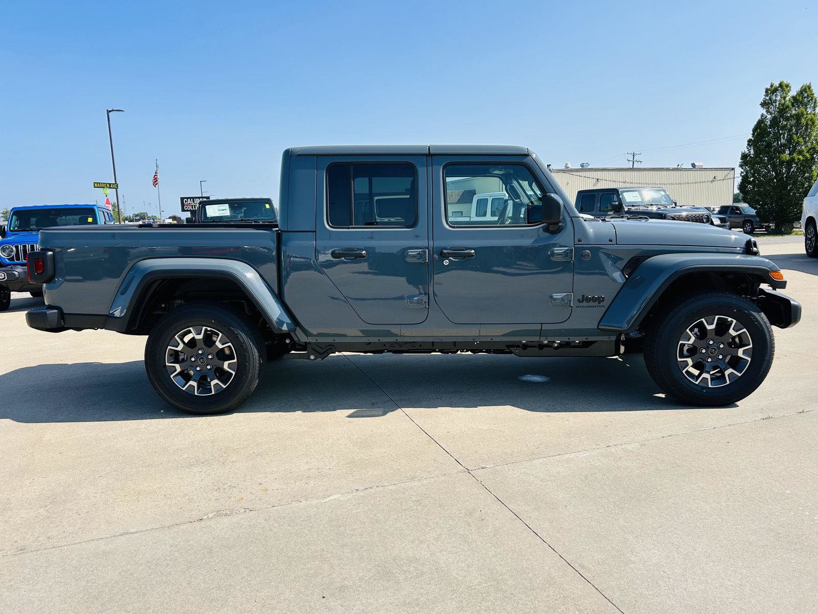 New 2026 Jeep Gladiator Sport AWD/4WD image 37
