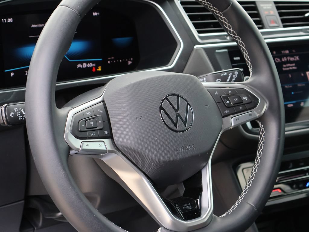 Certified 2023 Volkswagen Tiguan SE R-Line FWD image 22