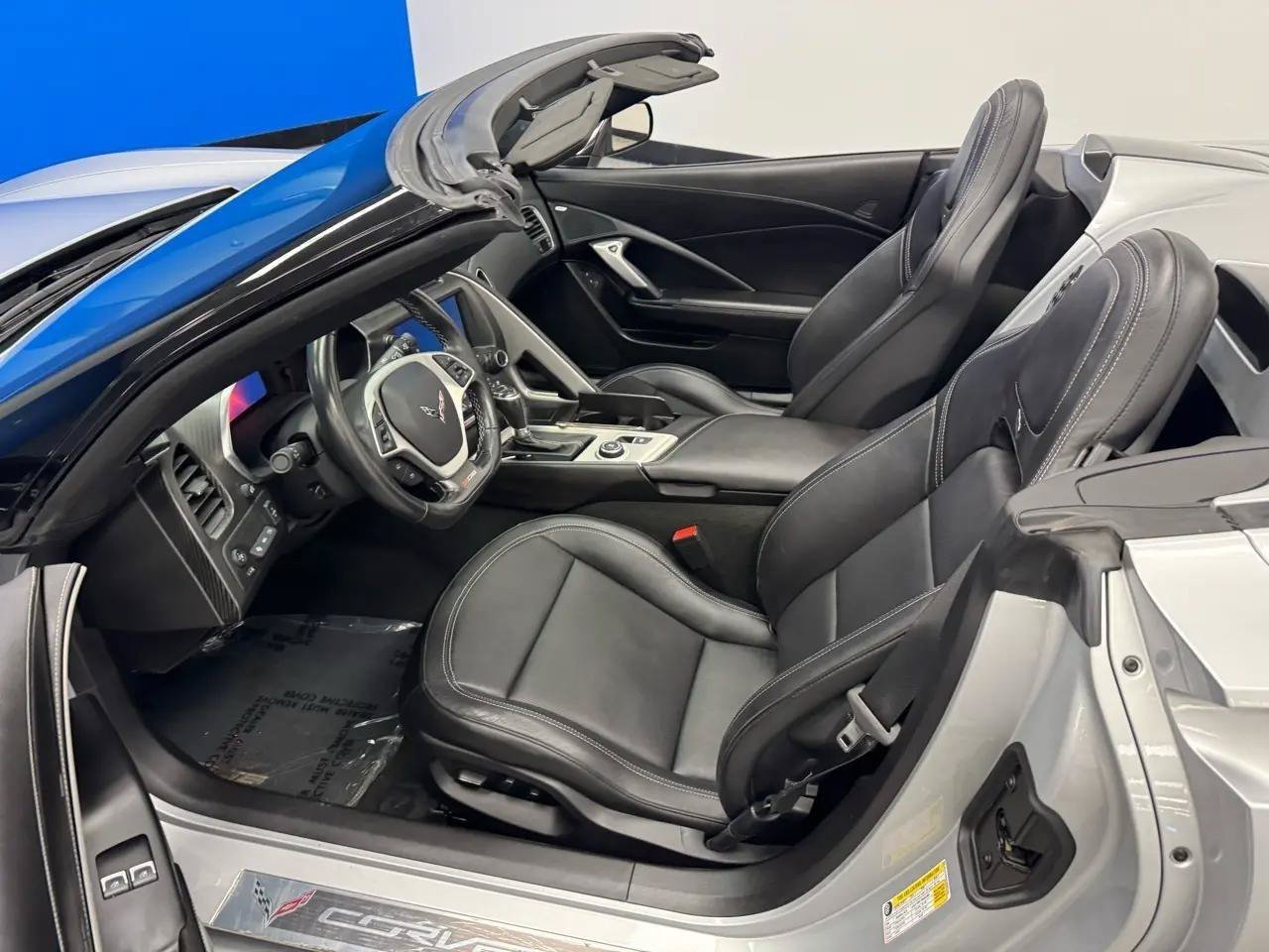 Used 2018 Chevrolet Corvette Z06 RWD image 16