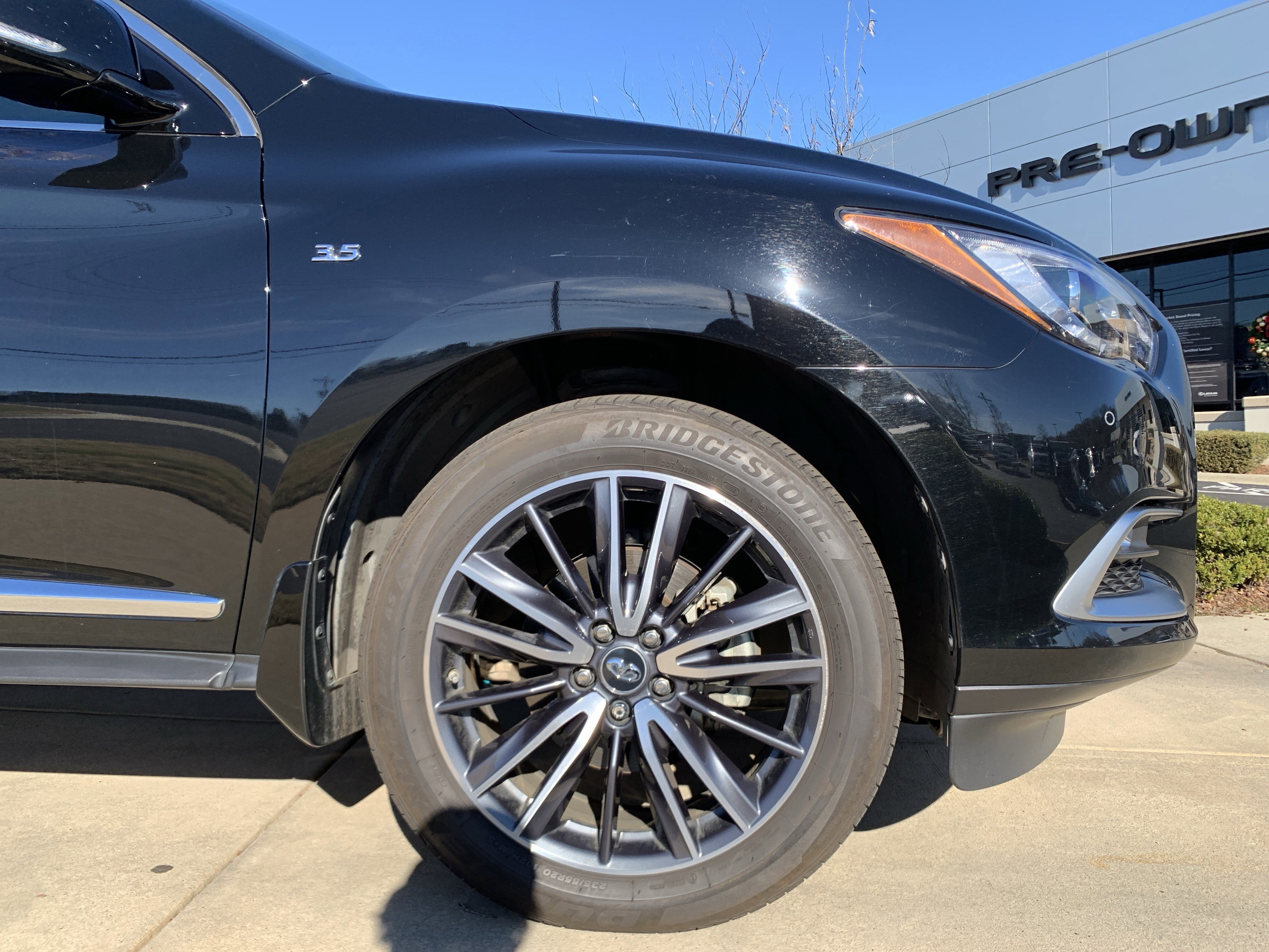 Used 2016 INFINITI QX60 Luxe w/ Deluxe Technology Package image 13