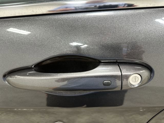 Used 2015 Jeep Cherokee Limited FWD image 13