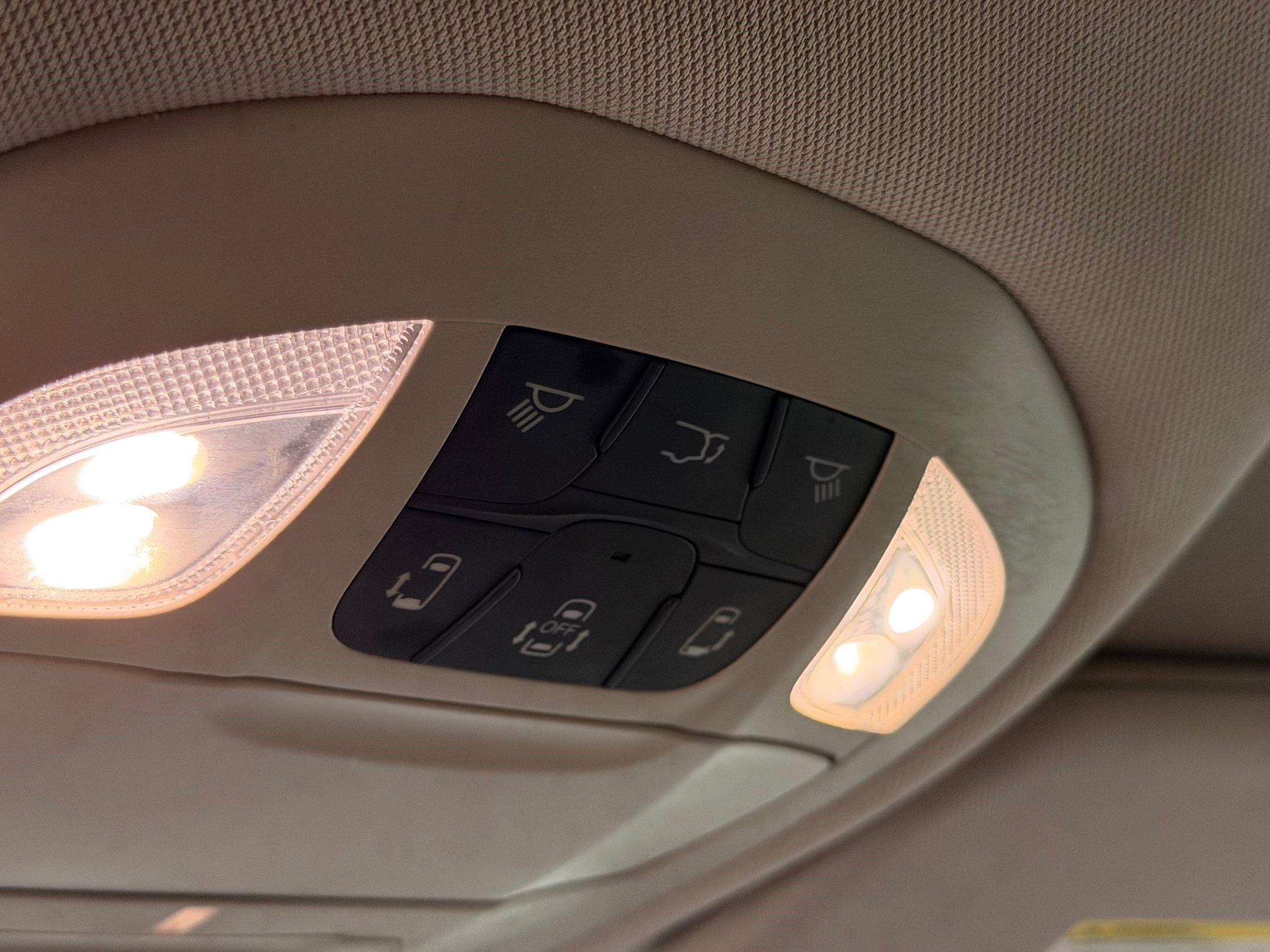 Used 2020 Chrysler Pacifica Touring-L FWD image 32