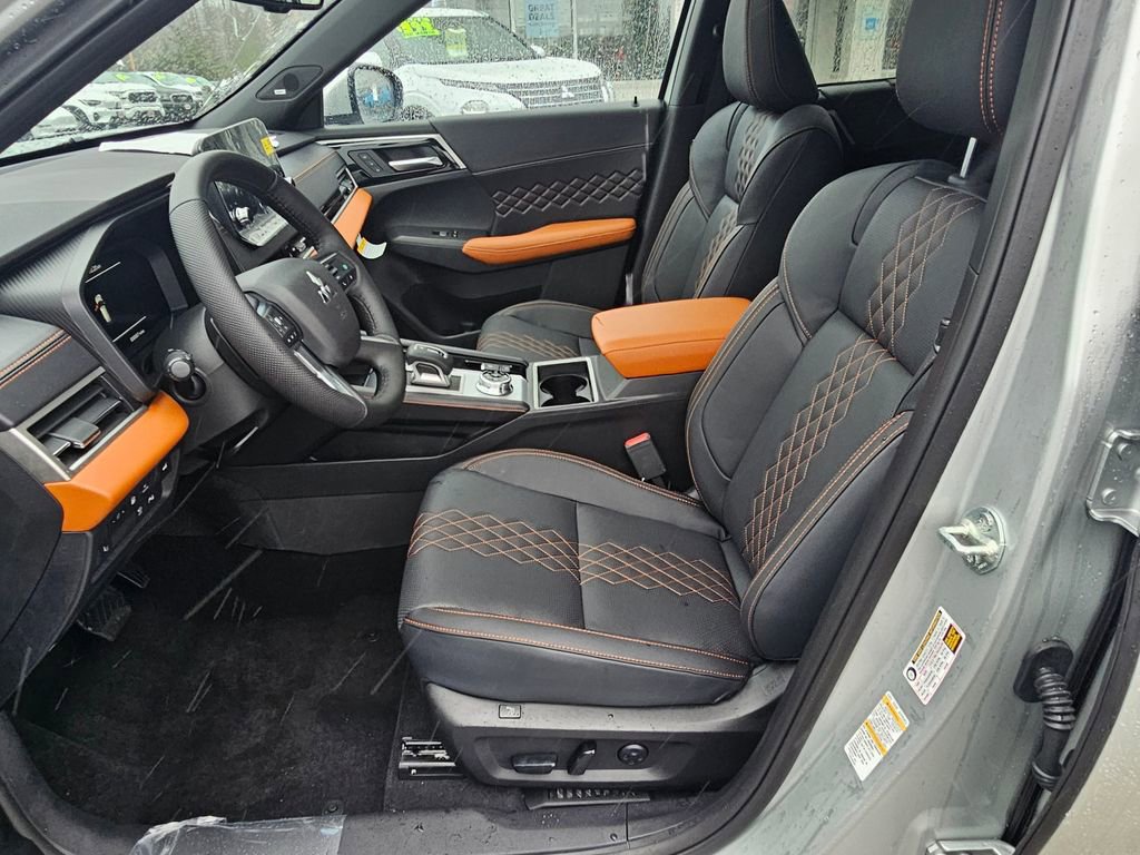 New 2025 Mitsubishi Outlander SEL image 15