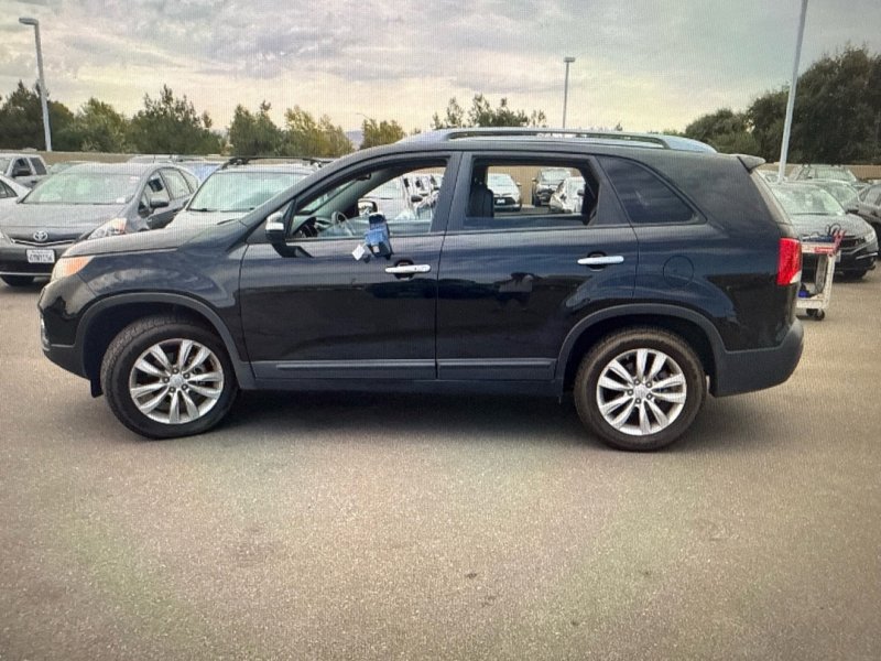 Used 2011 Kia Sorento EX w/ Premium Pkg image 3