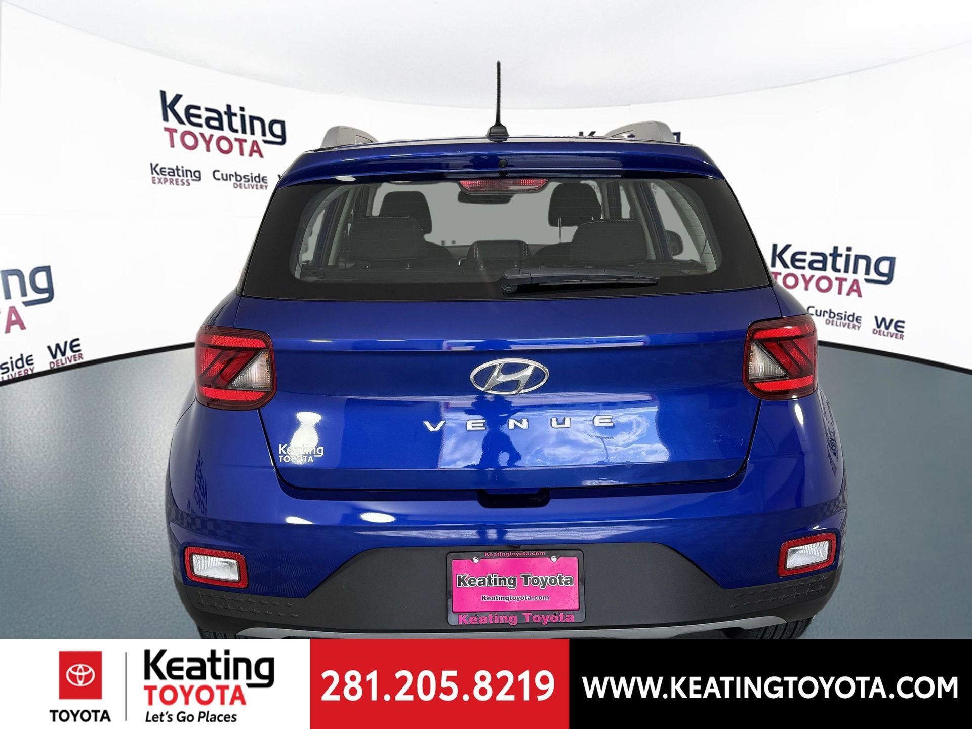 Used 2023 Hyundai Venue SEL image 6