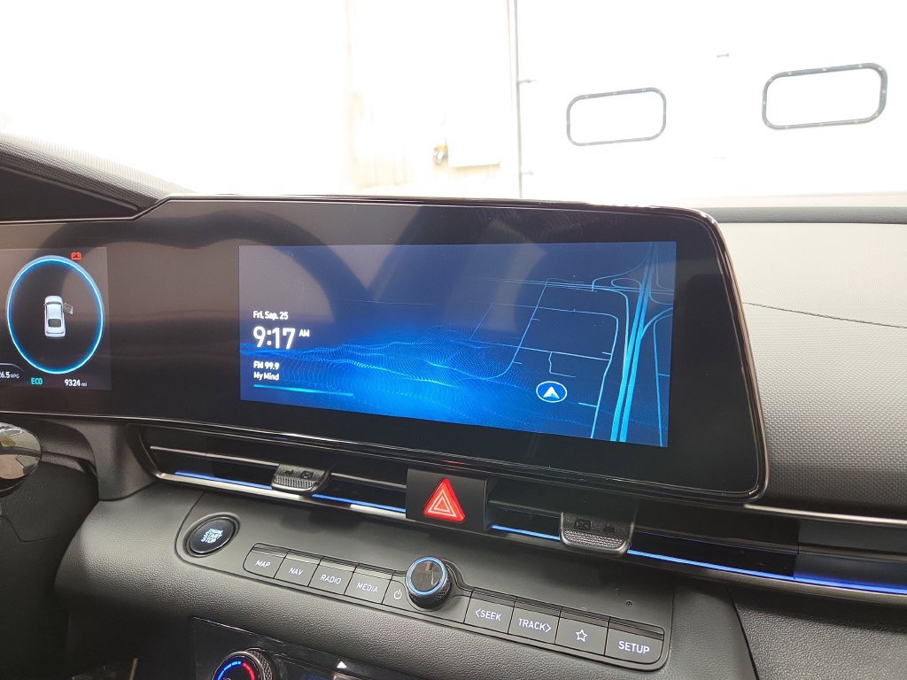 Used 2025 Hyundai Elantra SEL FWD image 14