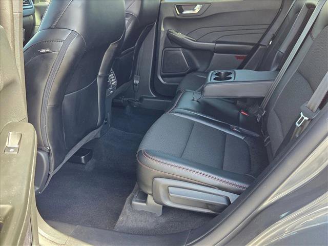 Used 2025 Ford Escape ST-Line image 18