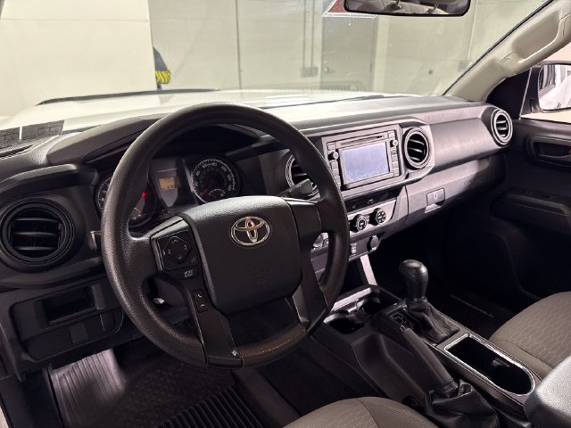 Used 2017 Toyota Tacoma SR AWD/4WD image 18