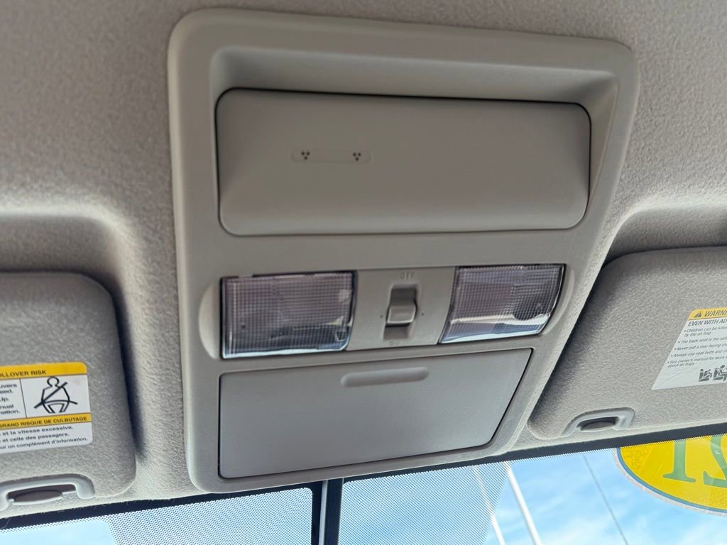 Used 2021 Nissan Frontier SV w/ Midnight Edition Floor Mats image 30