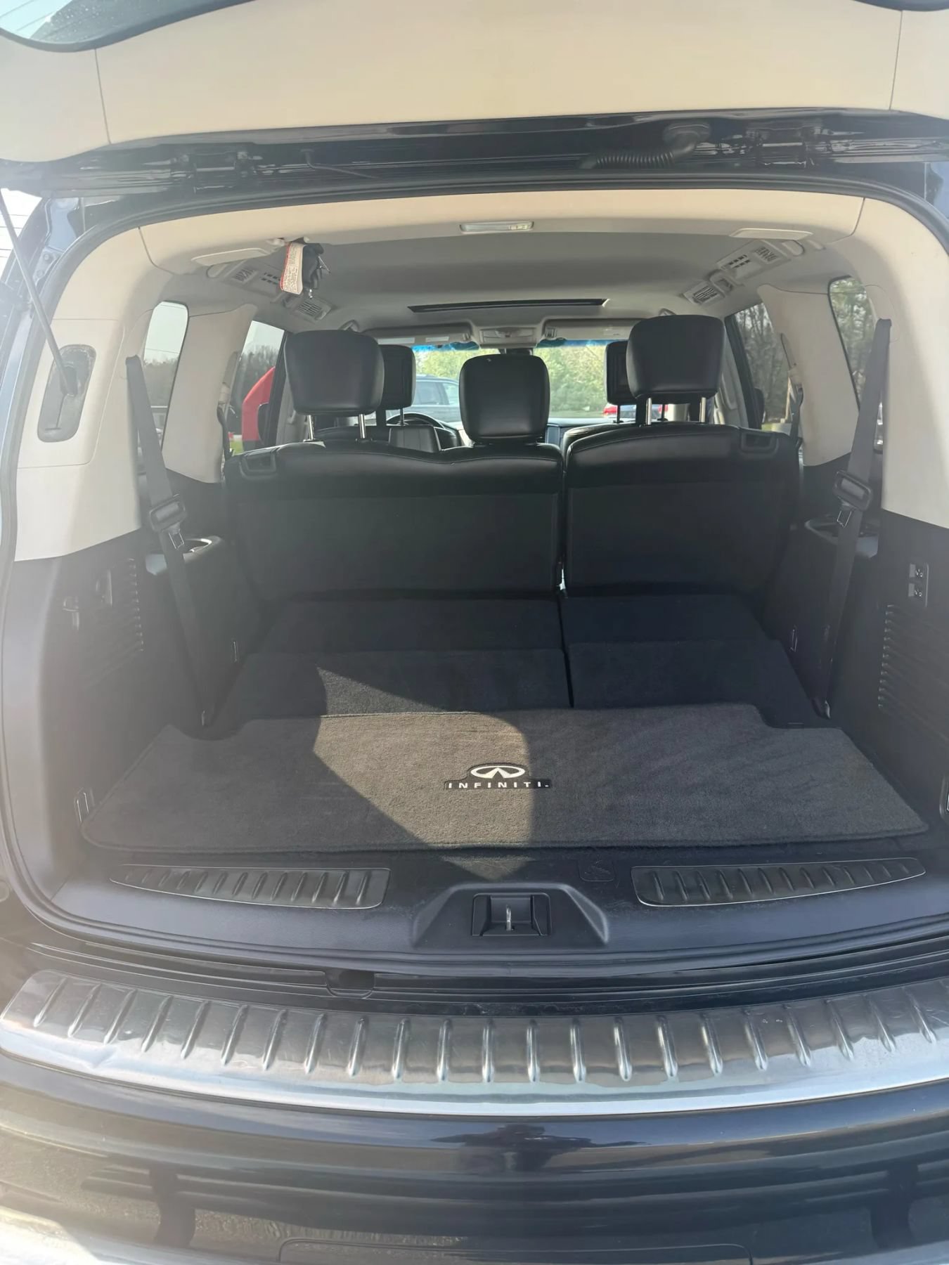 Used 2012 INFINITI QX56 4WD w/ Deluxe Touring Pkg image 44