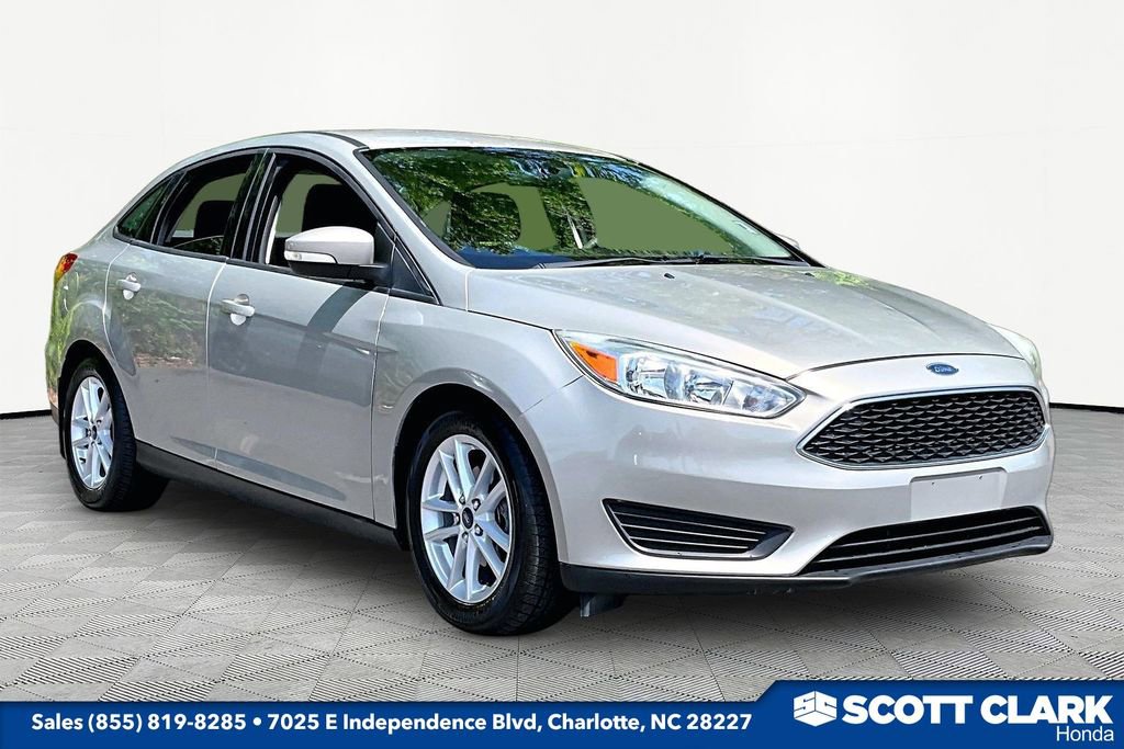 Used 2016 Ford Focus SE w/ SE Power Seat Package image 1
