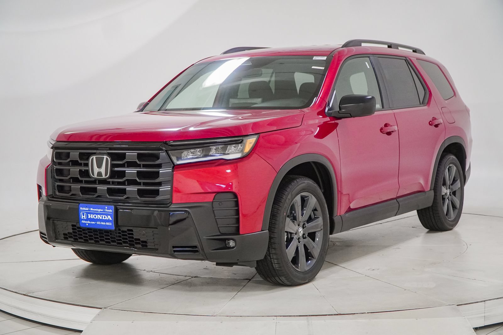 New 2026 Honda Pilot Sport image 3