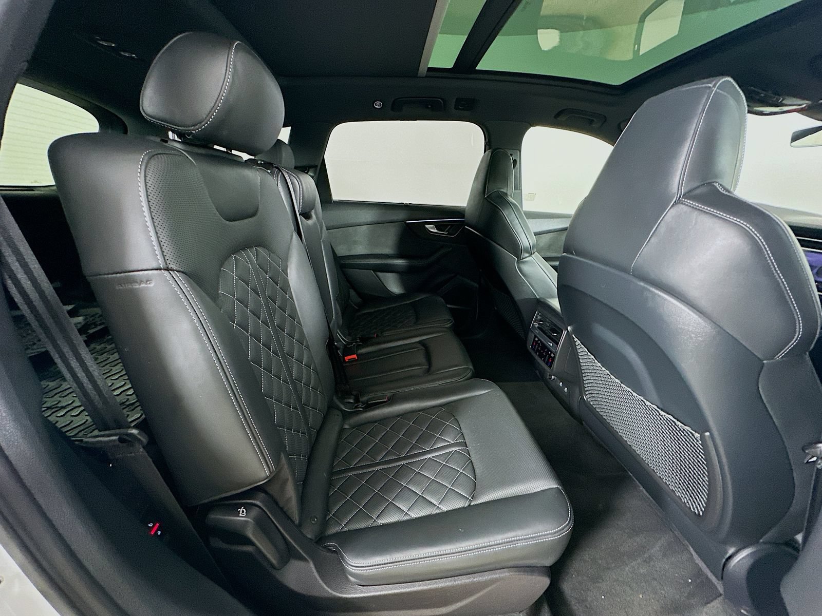 Used 2023 Audi SQ7 Premium Plus w/ Executive Package AWD/4WD image 42