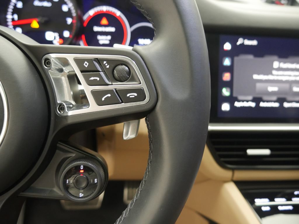 Certified 2023 Porsche Cayenne Turbo AWD/4WD image 37