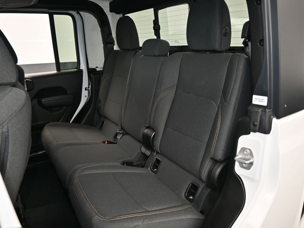 Used 2024 Jeep Gladiator Sport image 32