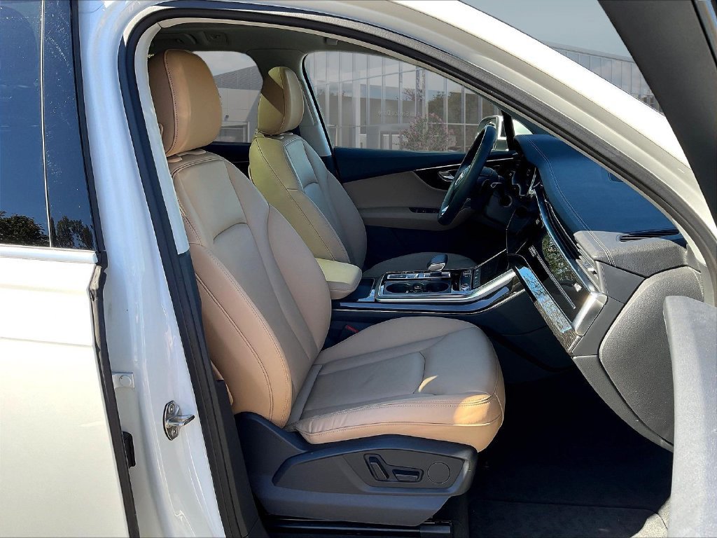 Used 2024 Audi Q7 2.0T Premium w/ Convenience Package AWD/4WD image 31