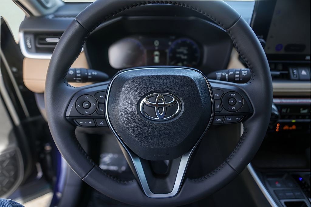 Used 2025 Toyota RAV4 Limited image 15