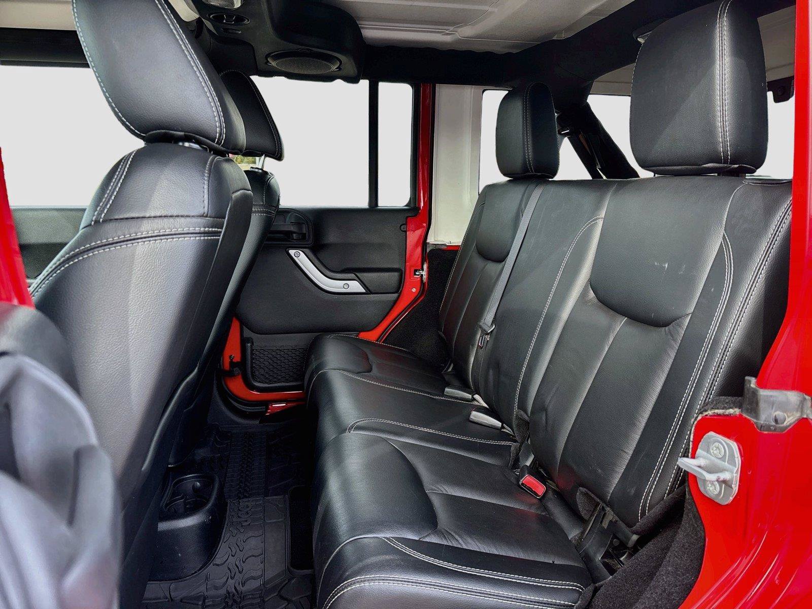 Used 2014 Jeep Wrangler Unlimited Rubicon w/ Dual Top Group AWD/4WD image 10