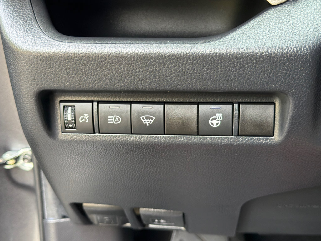 Used 2020 Toyota RAV4 XLE w/ XLE Grade Weather Package AWD/4WD image 23