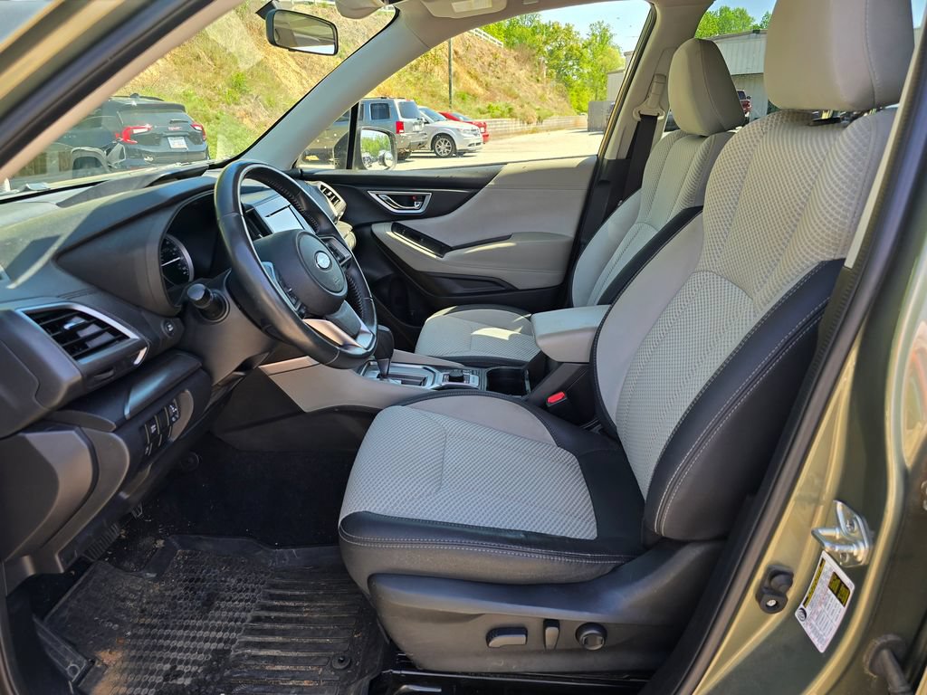 Used 2021 Subaru Forester Premium AWD/4WD image 4