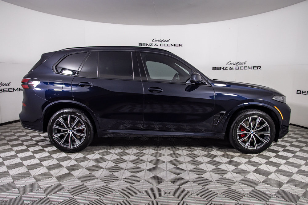 Used 2026 BMW X5 xDrive40i w/ M Sport Package AWD/4WD image 3