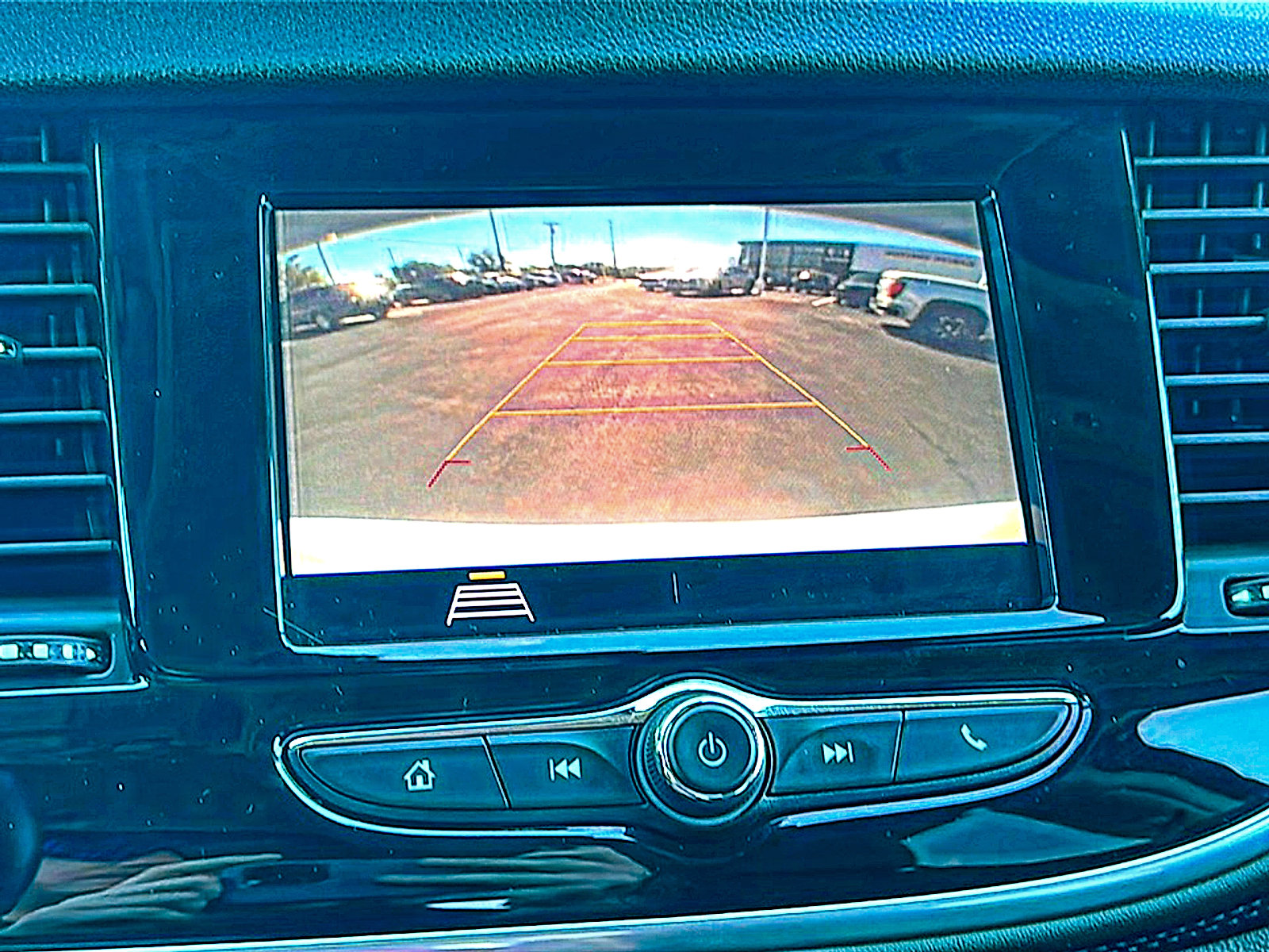 Used 2022 Buick Encore Preferred w/ Safety Package AWD/4WD image 33