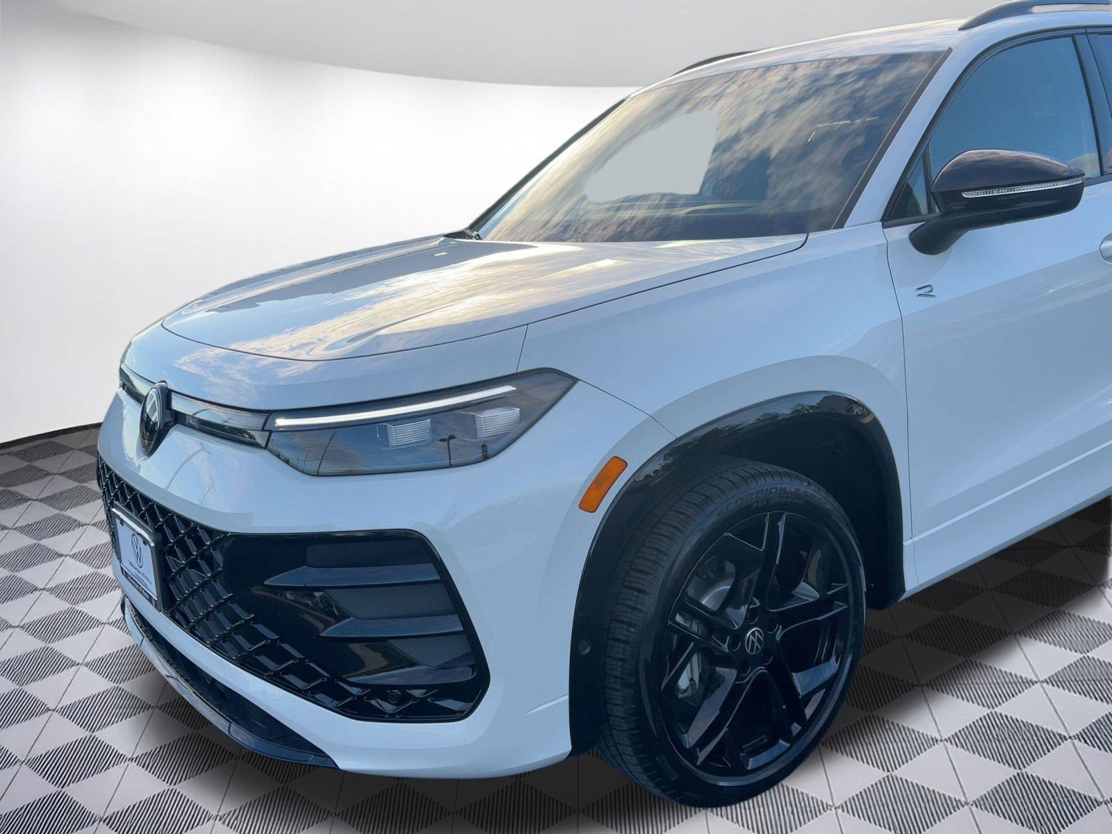 New 2026 Volkswagen Tiguan SE R-Line image 21