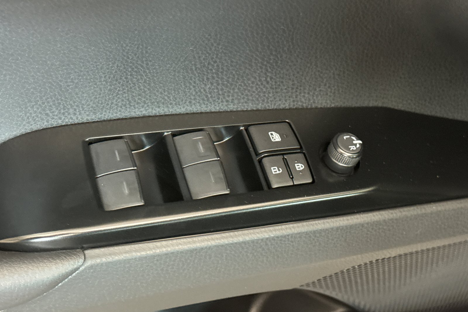 New 2026 Toyota Camry SE FWD image 12