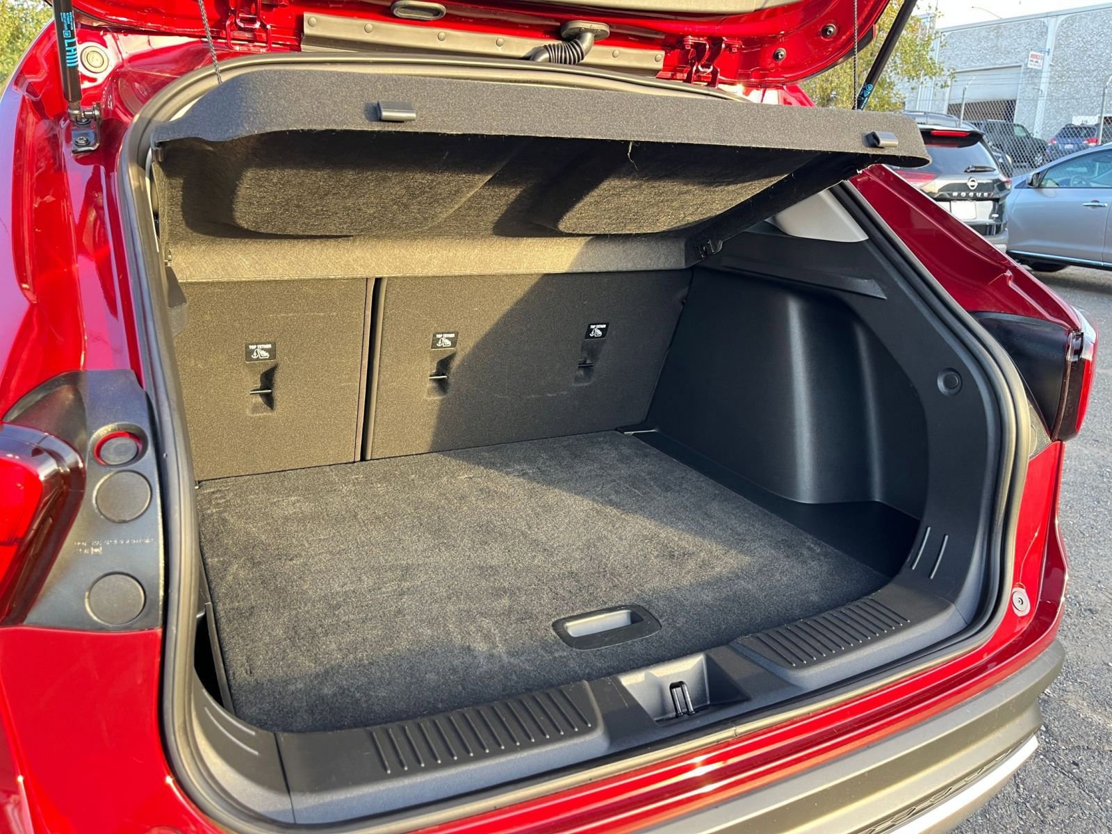 Used 2025 Chevrolet Trax LT w/ LT Convenience Package image 29