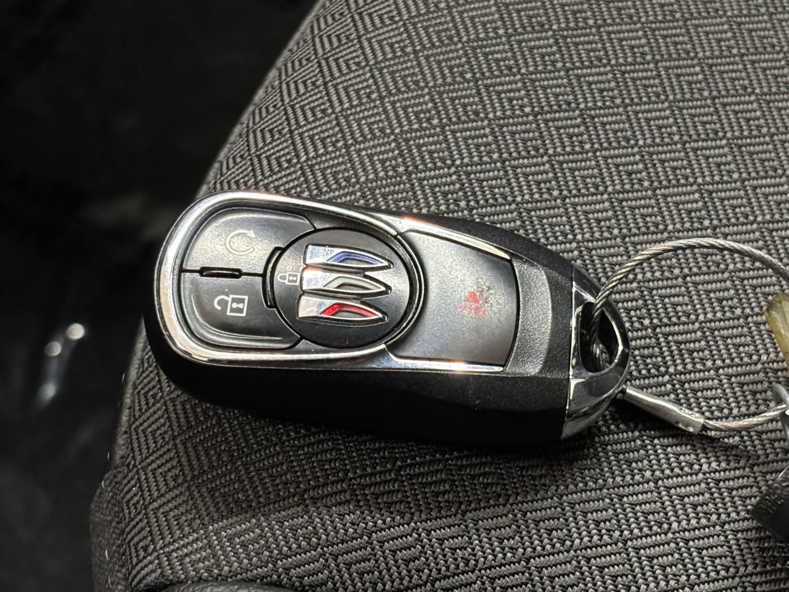 Used 2025 Buick Encore GX Preferred AWD/4WD image 23