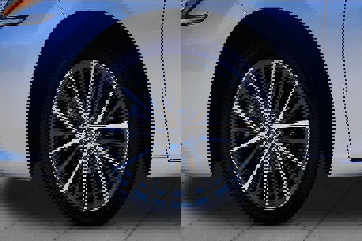 Certified 2025 Lexus ES 350 w/ Premium Package image 11