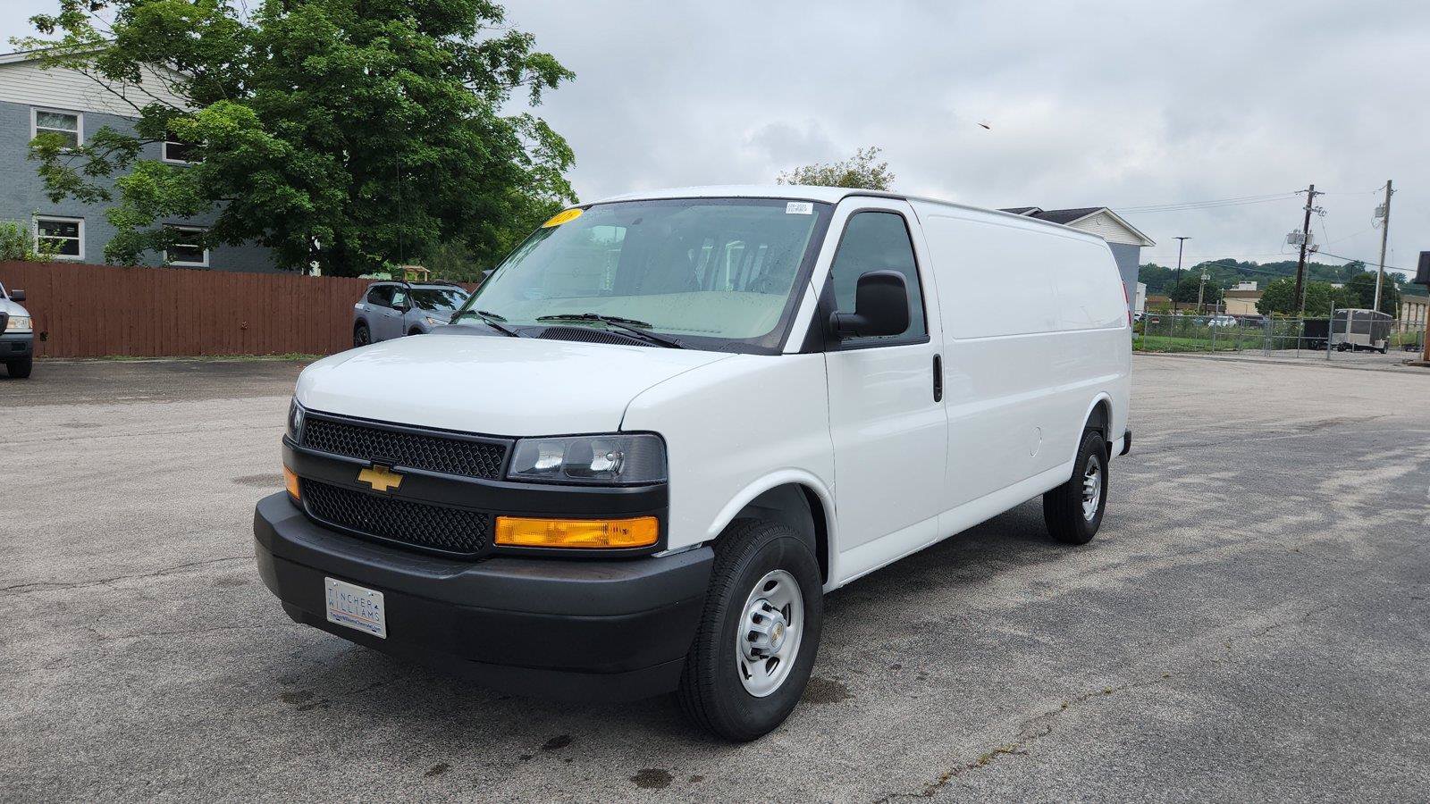 New 2026 Chevrolet Express 3500 Extended RWD image 3