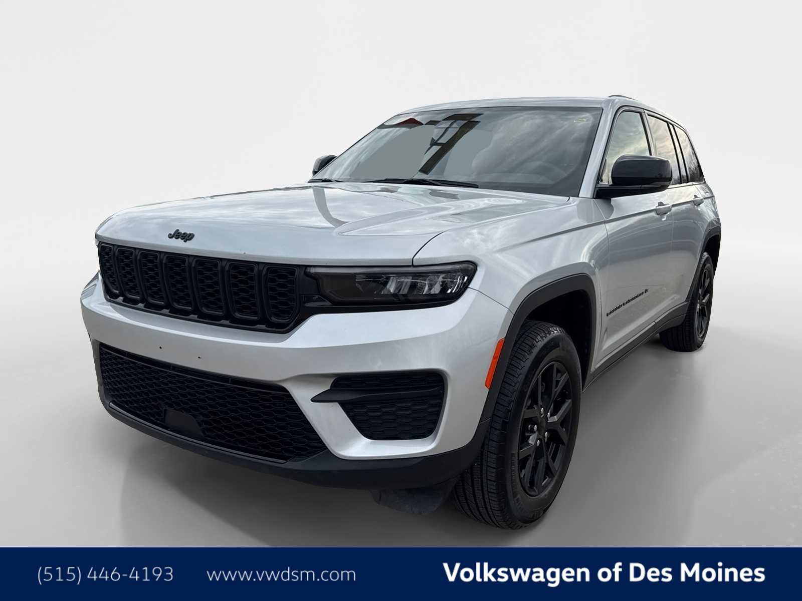 Used 2025 Jeep Grand Cherokee Altitude AWD/4WD image 1