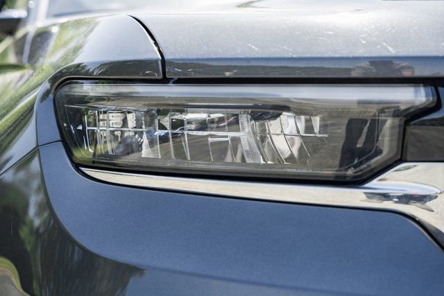 Used 2022 Jeep Grand Cherokee Overland w/ Luxury Tech Group IV image 48