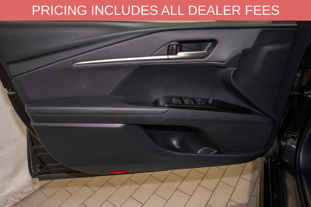 Used 2025 Toyota Camry SE FWD image 11