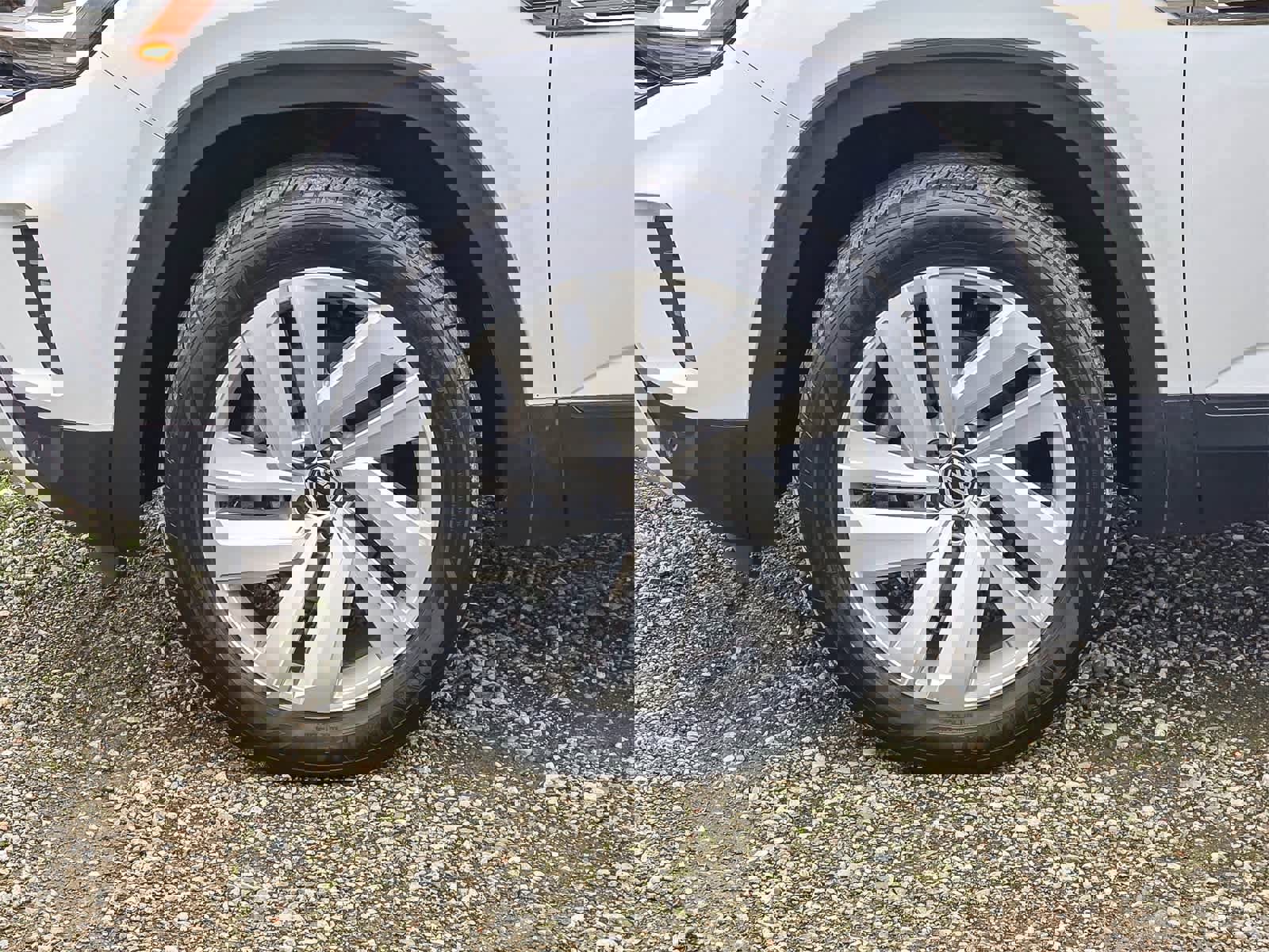 Used 2023 Volkswagen Atlas Cross Sport SE image 8