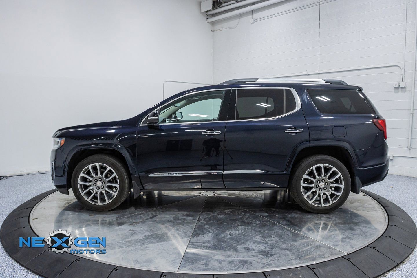 Used 2021 GMC Acadia Denali w/ Denali Ultimate Package image 4