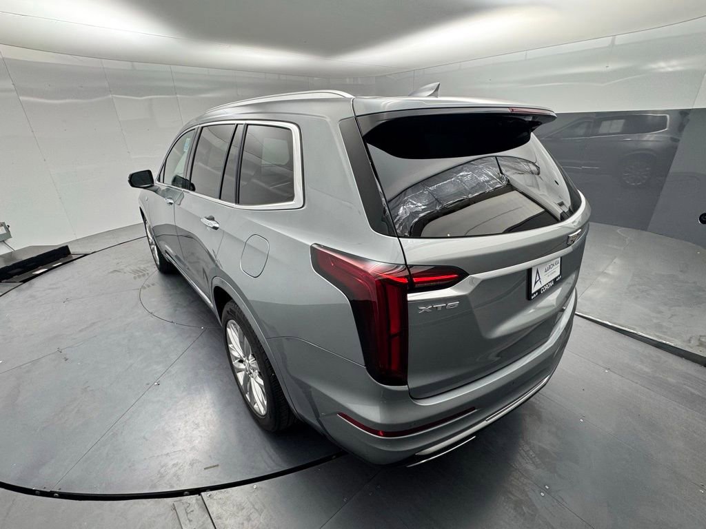 Used 2023 Cadillac XT6 Premium Luxury image 3