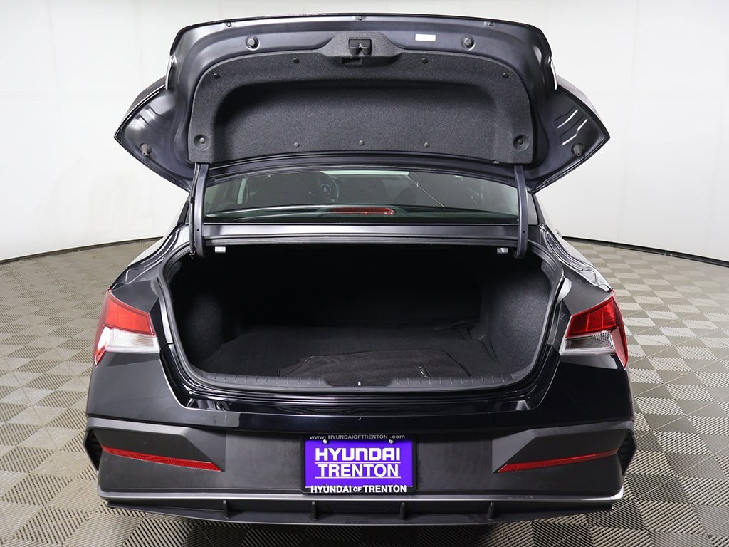 Certified 2024 Hyundai Elantra SEL image 14