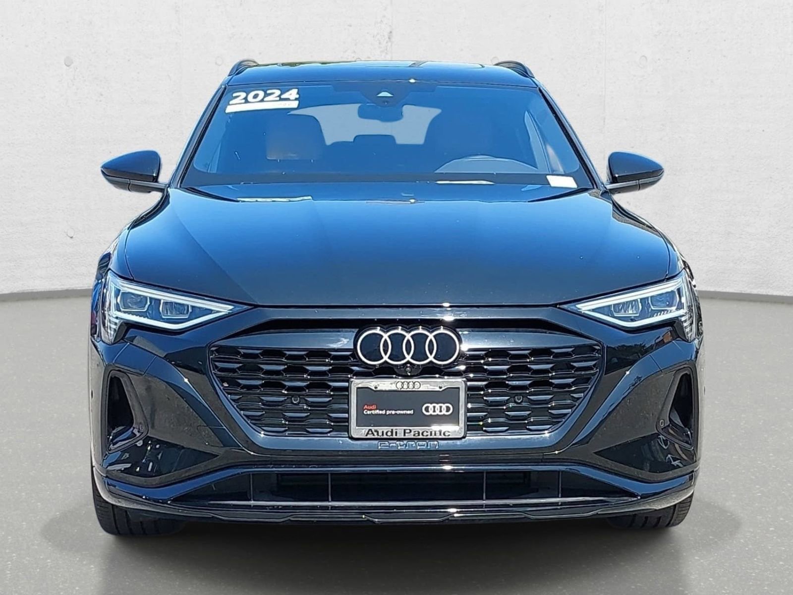 Used 2024 Audi Q8 e-tron Premium Plus w/ Premium Plus Package AWD/4WD image 2