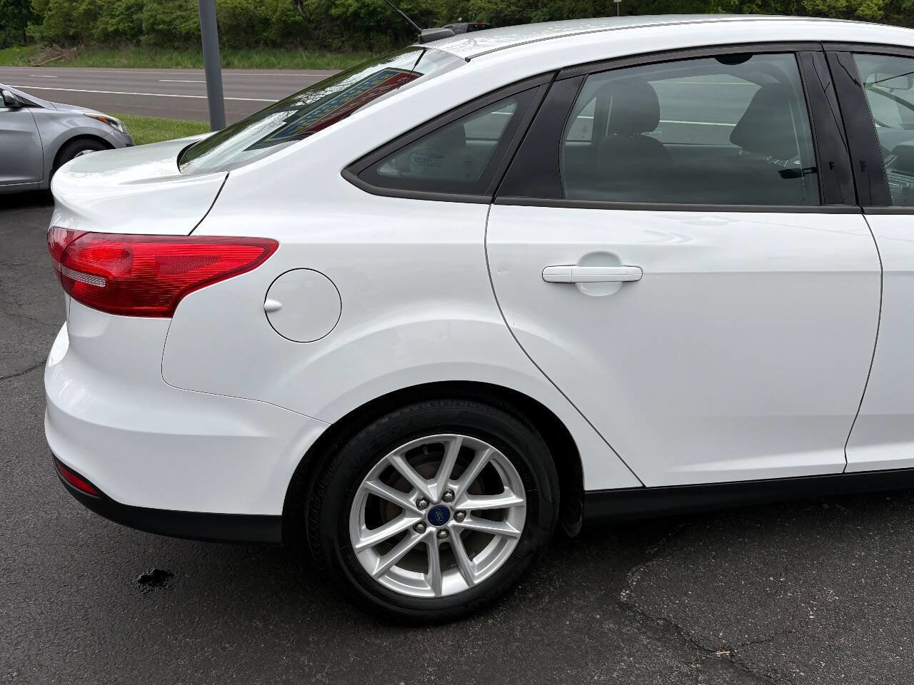 Used 2015 Ford Focus SE FWD image 3