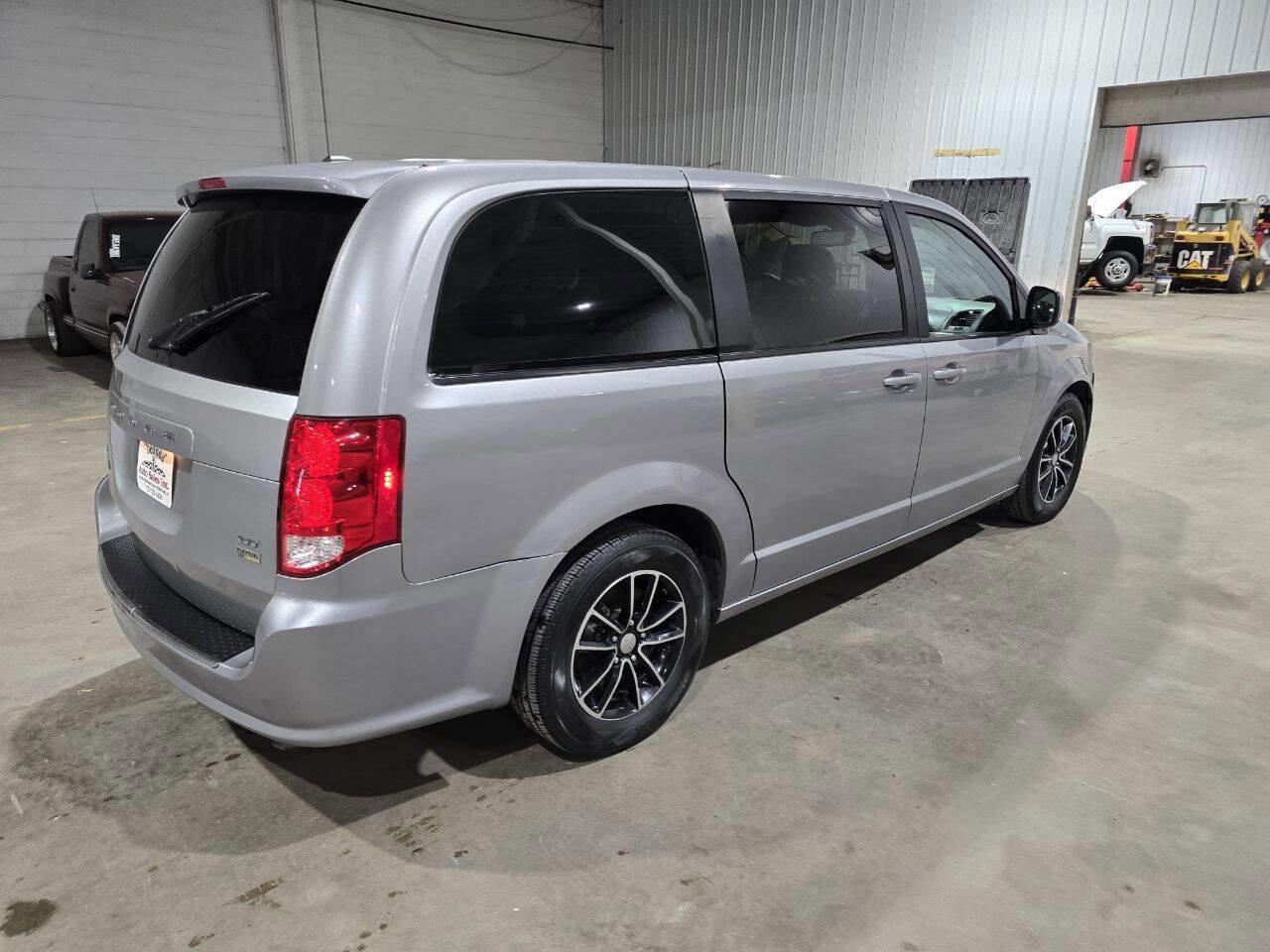 Used 2018 Dodge Grand Caravan GT FWD image 12