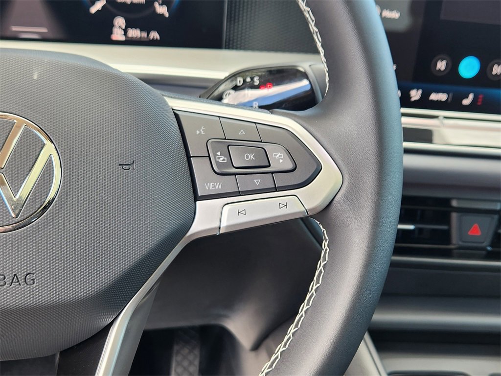 New 2025 Volkswagen Tiguan SE image 9