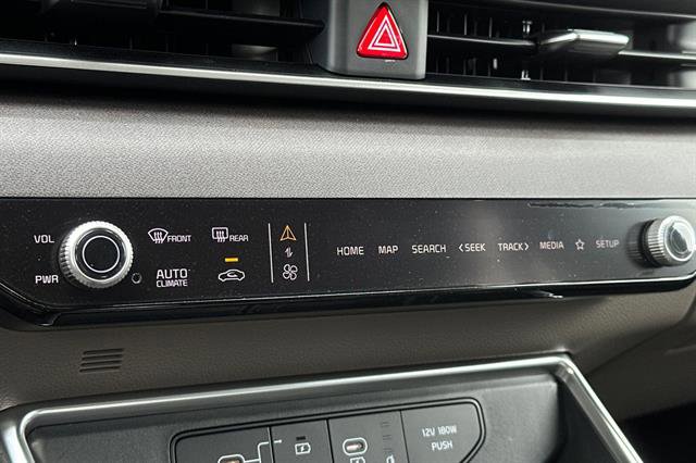 New 2025 Kia Carnival EX image 25